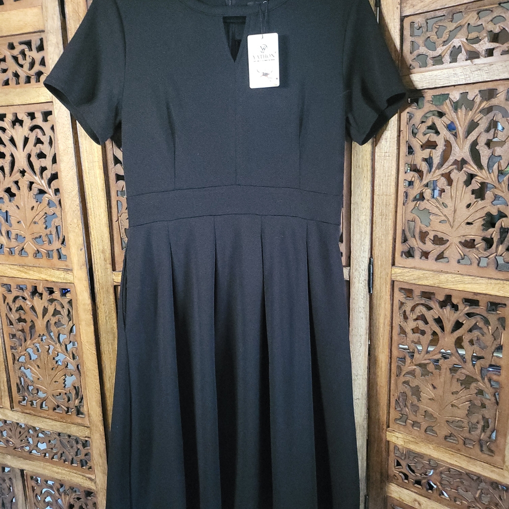 Elegant Black Midi Dress by Yathon